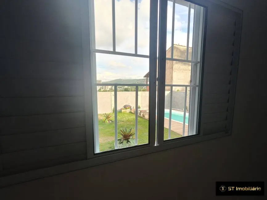 Foto 8 de Casa com 4 quartos à venda, 350m2 em Atibaia Jardim, Atibaia - SP