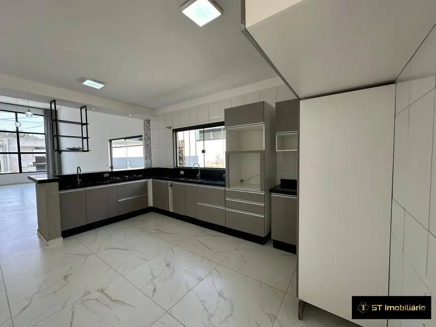 Casa com 3 quartos à venda, 360m2 em Atibaia - SP - imagem 8 Foto 8 de Casa com 3 quartos à venda, 360m2 em Atibaia - SP