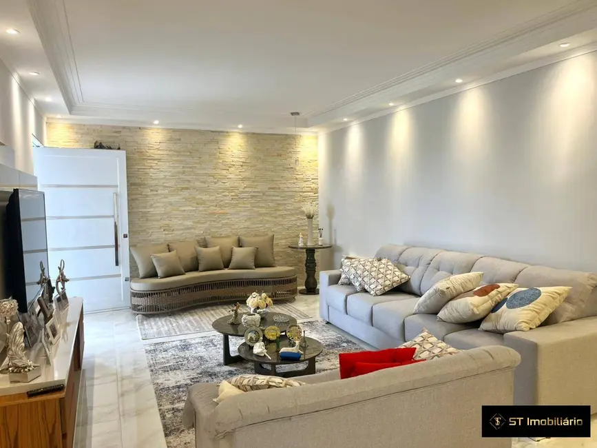 Chácara com 4 quartos à venda, 2000m2 em Vila Dom Pedro, Atibaia - SP - imagem 9 Foto 9 de Chácara com 4 quartos à venda, 2000m2 em Vila Dom Pedro, Atibaia - SP