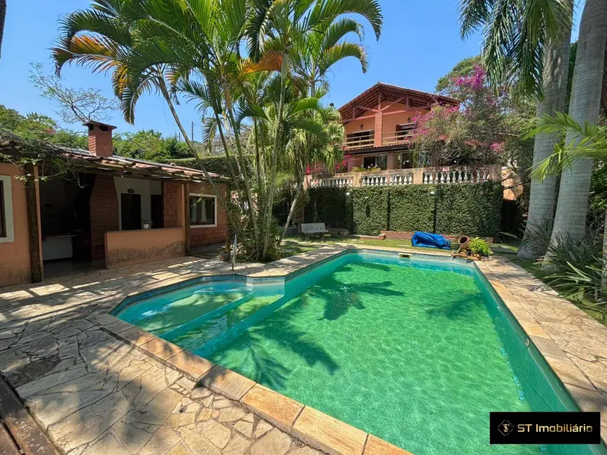 Chácara com 4 quartos à venda, 1210m2 em Piracaia - SP - imagem 1 Foto 1 de Chácara com 4 quartos à venda, 1210m2 em Piracaia - SP