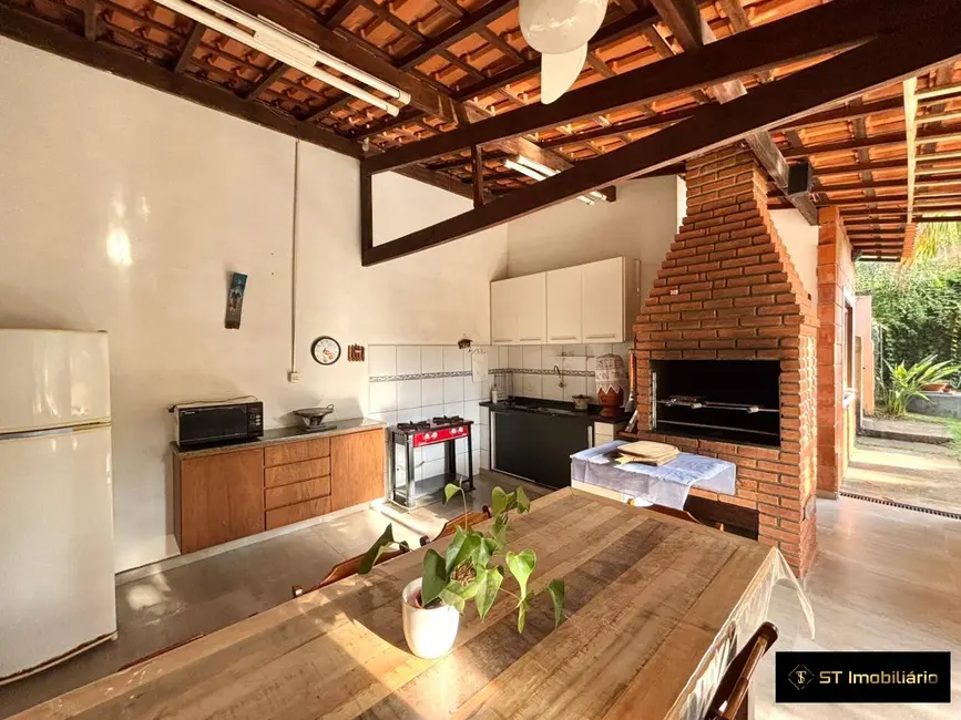 Chácara com 4 quartos à venda, 1210m2 em Piracaia - SP - imagem 5 Foto 5 de Chácara com 4 quartos à venda, 1210m2 em Piracaia - SP