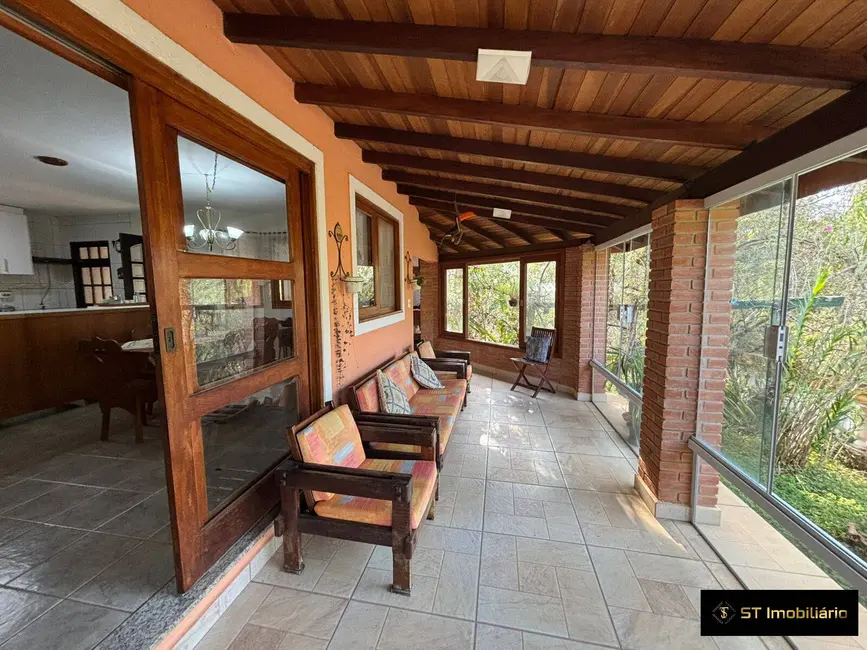 Chácara com 4 quartos à venda, 1210m2 em Piracaia - SP - imagem 9 Foto 9 de Chácara com 4 quartos à venda, 1210m2 em Piracaia - SP