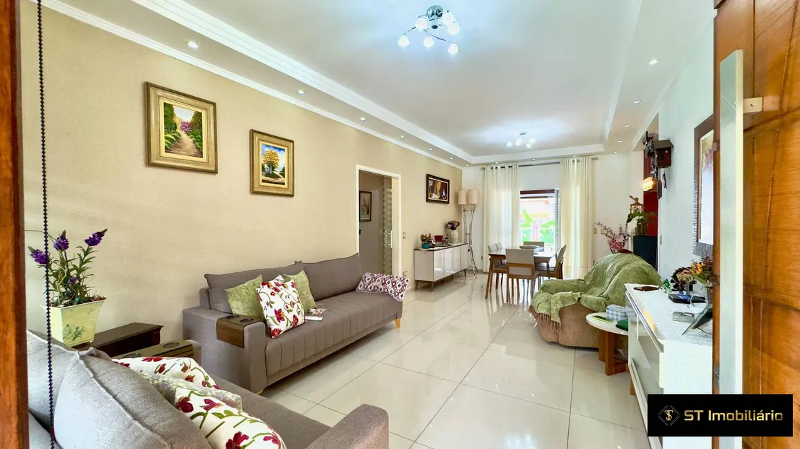 Chácara com 3 quartos à venda, 800m2 em Bom Jesus Dos Perdoes - SP - imagem 5 Foto 5 de Chácara com 3 quartos à venda, 800m2 em Bom Jesus Dos Perdoes - SP