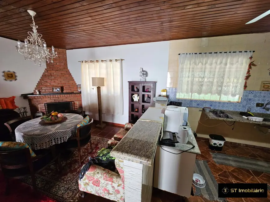 Chácara com 5 quartos à venda, 2298m2 em Chácara Fernão Dias, Braganca Paulista - SP - imagem 4 Foto 4 de Chácara com 5 quartos à venda, 2298m2 em Chácara Fernão Dias, Braganca Paulista - SP