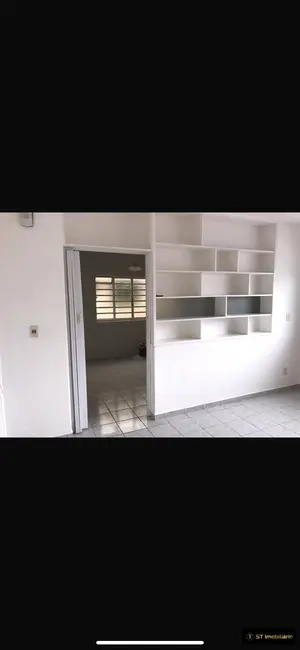 Sobrado com 4 quartos à venda, 250m2 em Centro, Atibaia - SP - imagem 3 Foto 3 de Sobrado com 4 quartos à venda, 250m2 em Centro, Atibaia - SP