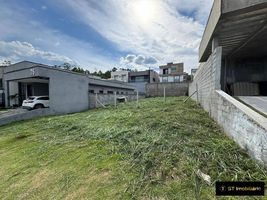 Foto 1 de Terreno / Lote à venda, 360m2 em Atibaia - SP
