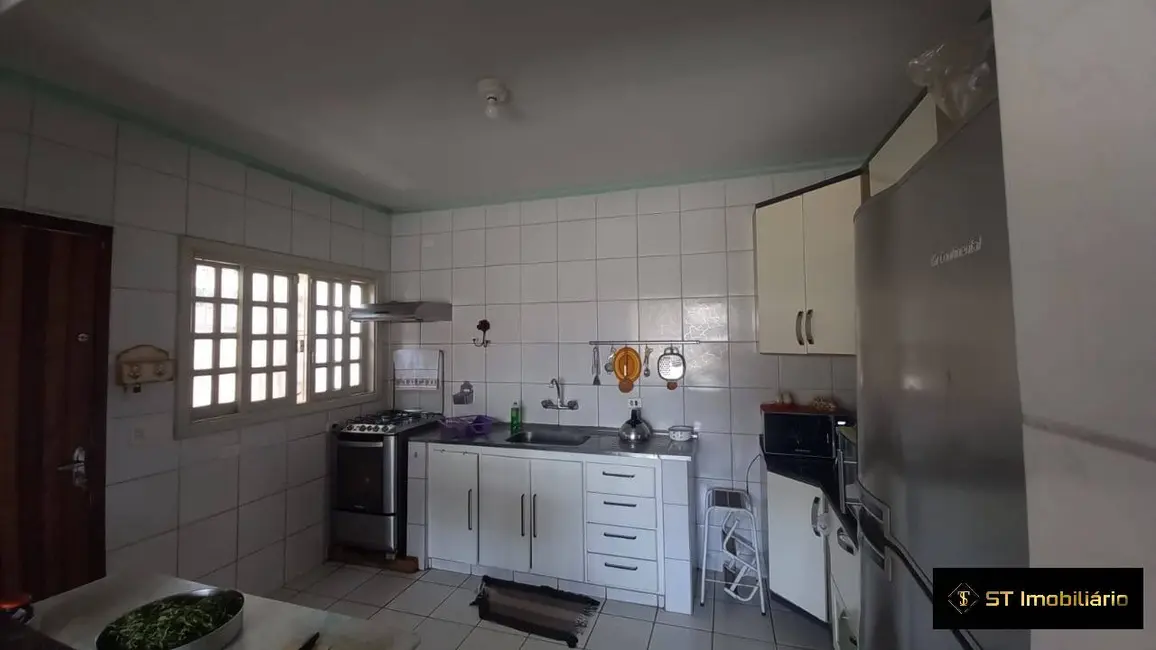 Foto 4 de Chácara com 3 quartos à venda, 1000m2 em Estância Santa Maria do Portão, Atibaia - SP