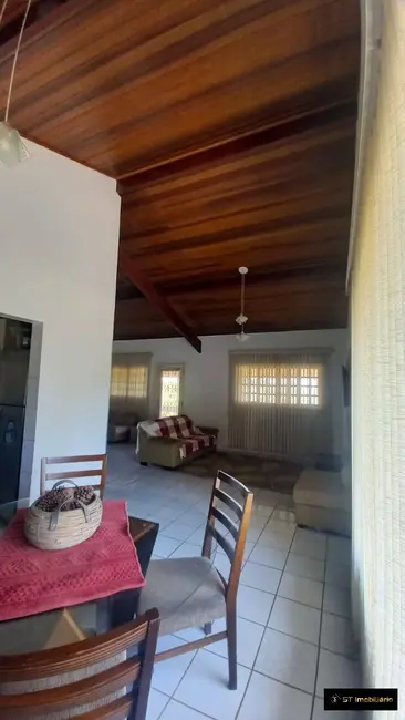 Foto 6 de Chácara com 3 quartos à venda, 1000m2 em Estância Santa Maria do Portão, Atibaia - SP