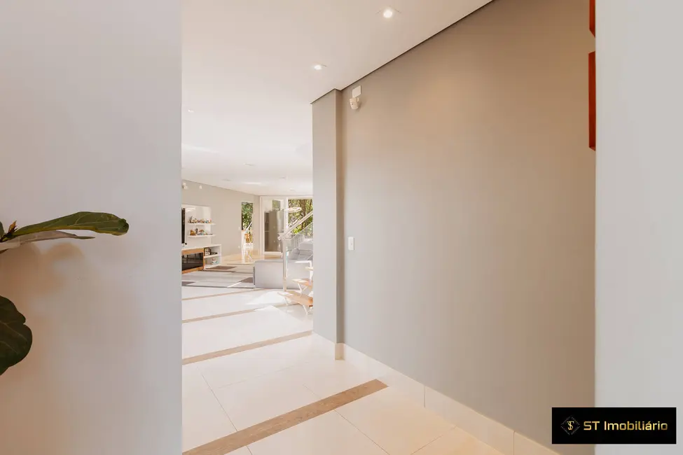 Foto 2 de Chácara com 5 quartos à venda, 636m2 em Atibaia - SP