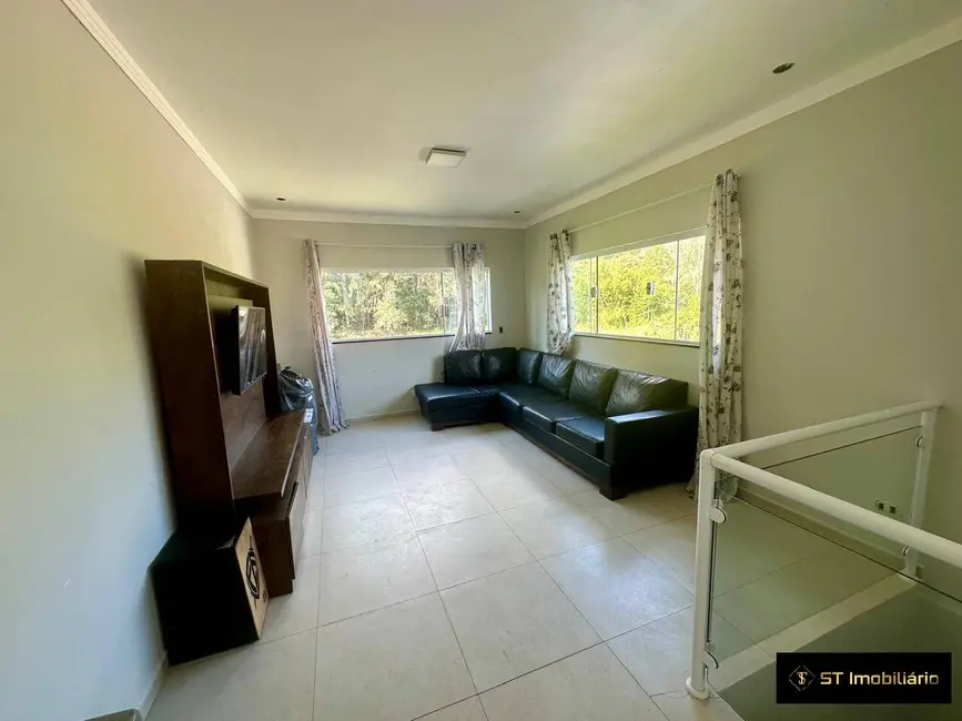 Chácara com 3 quartos à venda, 600m2 em Jarinu - SP - imagem 8 Foto 8 de Chácara com 3 quartos à venda, 600m2 em Jarinu - SP