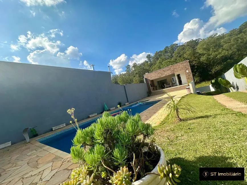 Chácara com 3 quartos à venda, 600m2 em Jarinu - SP - imagem 1 Foto 1 de Chácara com 3 quartos à venda, 600m2 em Jarinu - SP