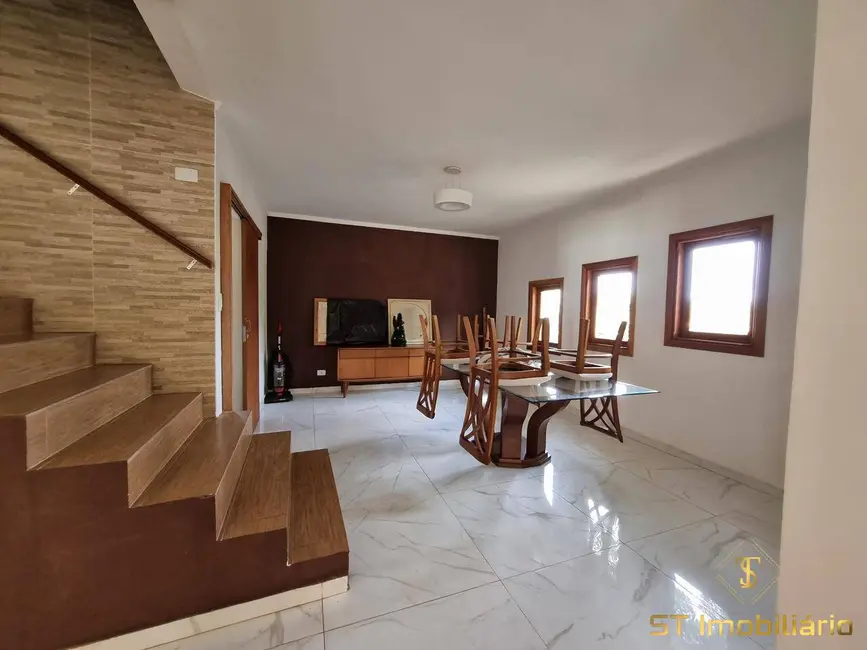 Chácara com 3 quartos à venda, 1000m2 em Condominio Estância dos Lagos, Atibaia - SP - imagem 7 Foto 7 de Chácara com 3 quartos à venda, 1000m2 em Condominio Estância dos Lagos, Atibaia - SP