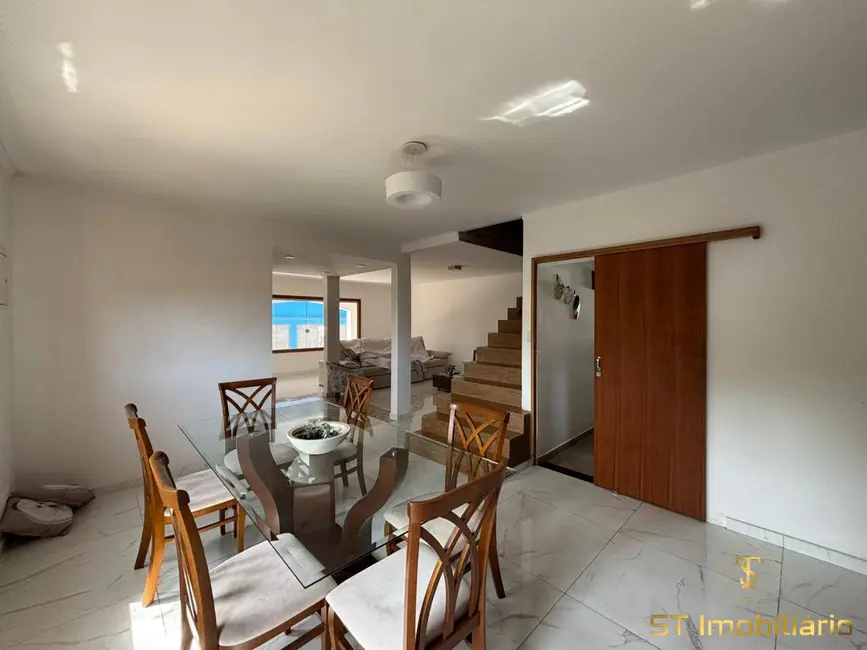 Chácara com 3 quartos à venda, 1000m2 em Condominio Estância dos Lagos, Atibaia - SP - imagem 9 Foto 9 de Chácara com 3 quartos à venda, 1000m2 em Condominio Estância dos Lagos, Atibaia - SP