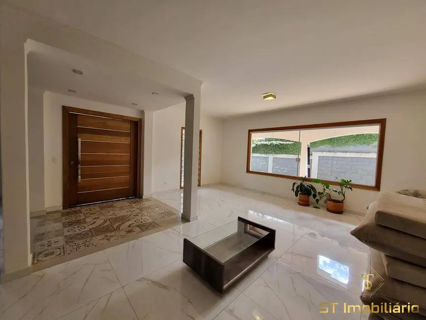 Chácara com 3 quartos à venda, 1000m2 em Condominio Estância dos Lagos, Atibaia - SP - imagem 6 Foto 6 de Chácara com 3 quartos à venda, 1000m2 em Condominio Estância dos Lagos, Atibaia - SP