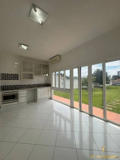 Casa com 2 quartos à venda, 800m2 em Vila Esperia ou Giglio, Atibaia - SP - imagem 5 Foto 5 de Casa com 2 quartos à venda, 800m2 em Vila Esperia ou Giglio, Atibaia - SP
