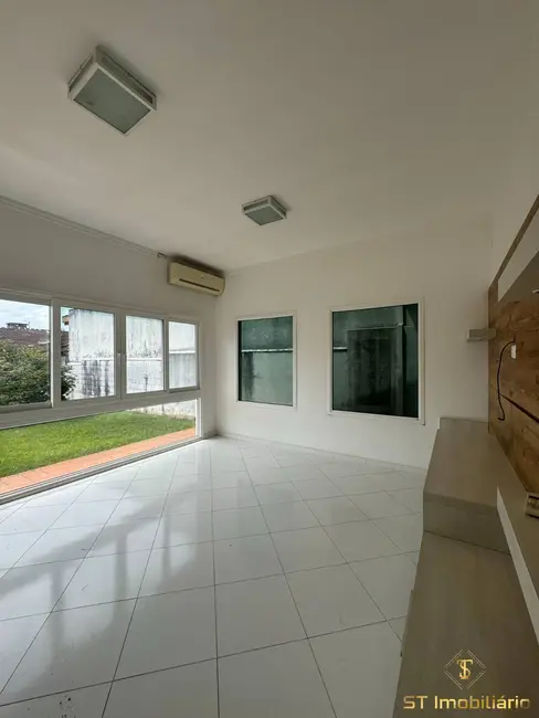 Casa com 2 quartos à venda, 800m2 em Vila Esperia ou Giglio, Atibaia - SP - imagem 4 Foto 4 de Casa com 2 quartos à venda, 800m2 em Vila Esperia ou Giglio, Atibaia - SP