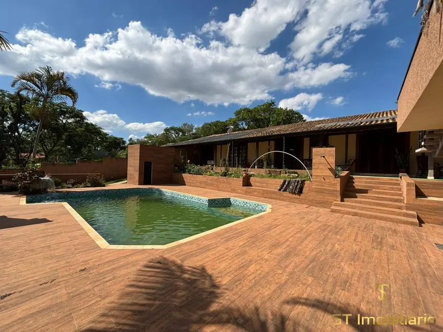 Foto 3 de Chácara com 5 quartos à venda, 1080m2 em Vila Dom Pedro, Atibaia - SP