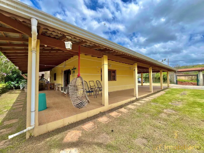 Foto 3 de Chácara com 3 quartos à venda, 2099m2 em Jardim Estância Brasil, Atibaia - SP