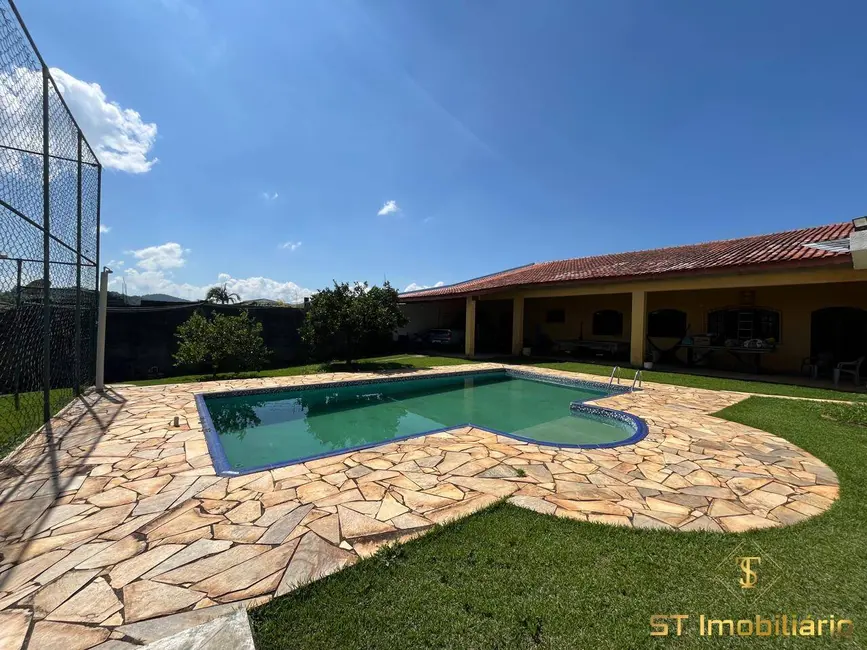 Chácara com 3 quartos à venda e para alugar, 807m2 em Ressaca, Atibaia - SP - imagem 1 Foto 1 de Chácara com 3 quartos à venda e para alugar, 807m2 em Ressaca, Atibaia - SP
