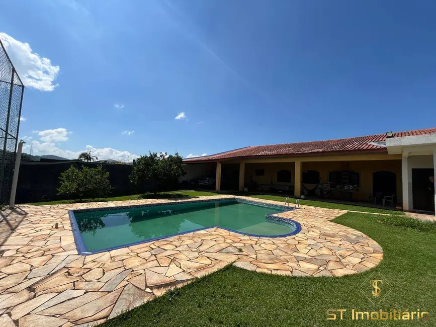 Chácara com 3 quartos à venda e para alugar, 807m2 em Ressaca, Atibaia - SP - imagem 2 Foto 2 de Chácara com 3 quartos à venda e para alugar, 807m2 em Ressaca, Atibaia - SP