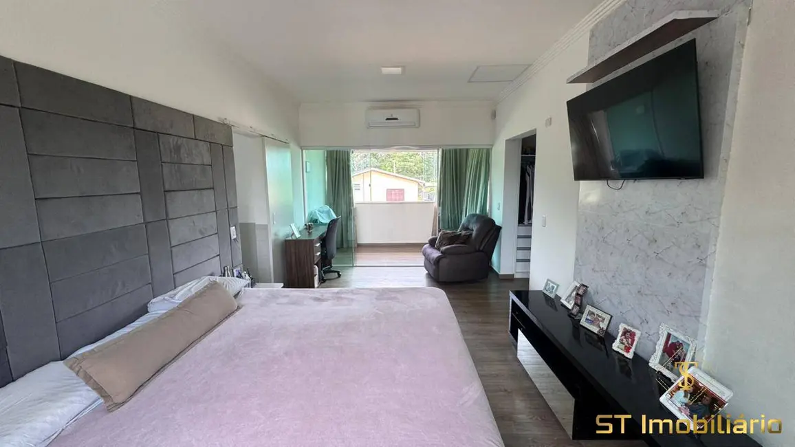 Foto 6 de Chácara com 9 quartos à venda, 1060m2 em Mairipora - SP