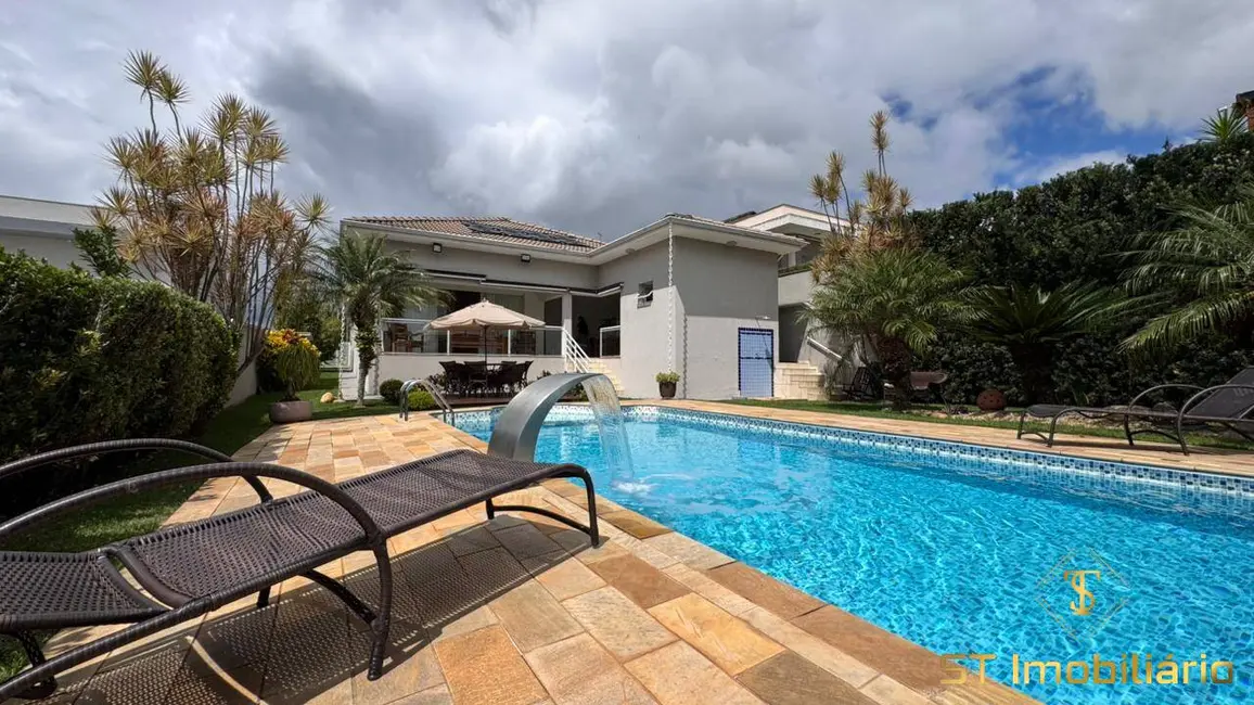 Foto 1 de Casa com 3 quartos à venda e para alugar, 750m2 em Mairipora - SP