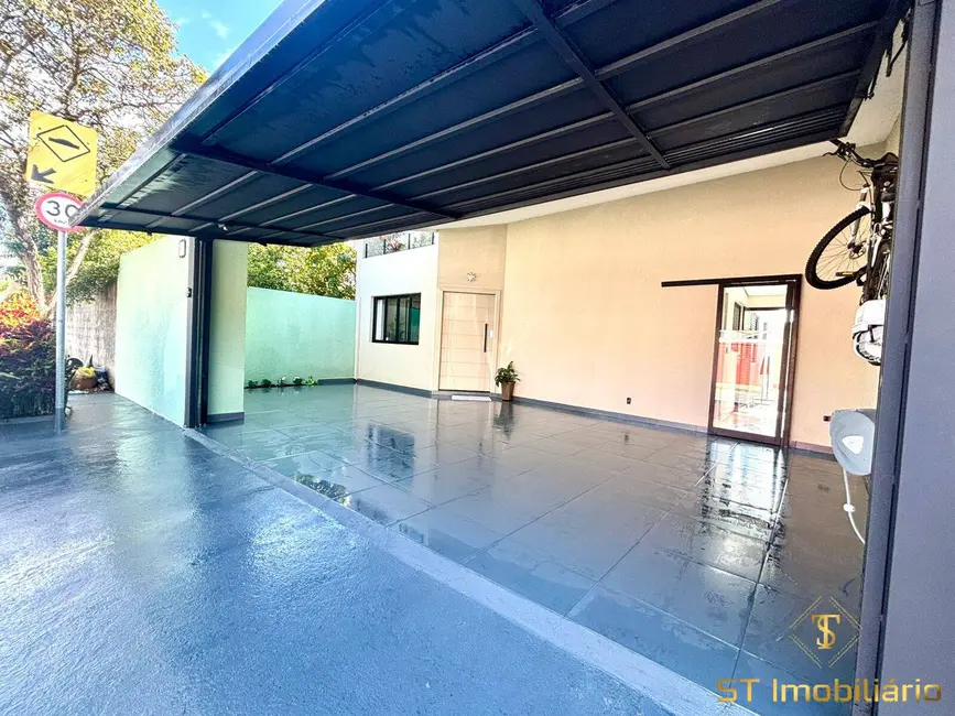 Foto 2 de Casa com 5 quartos à venda, 200m2 em Loteamento Jardim Morumbi, Atibaia - SP