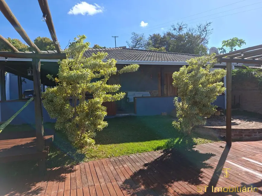 Chácara com 3 quartos à venda, 1513m2 em Atibaia - SP - imagem 3 Foto 3 de Chácara com 3 quartos à venda, 1513m2 em Atibaia - SP