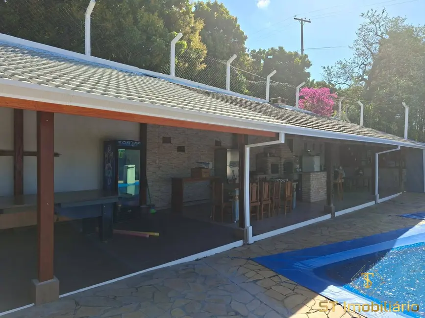 Chácara com 3 quartos à venda, 1513m2 em Atibaia - SP - imagem 1 Foto 1 de Chácara com 3 quartos à venda, 1513m2 em Atibaia - SP