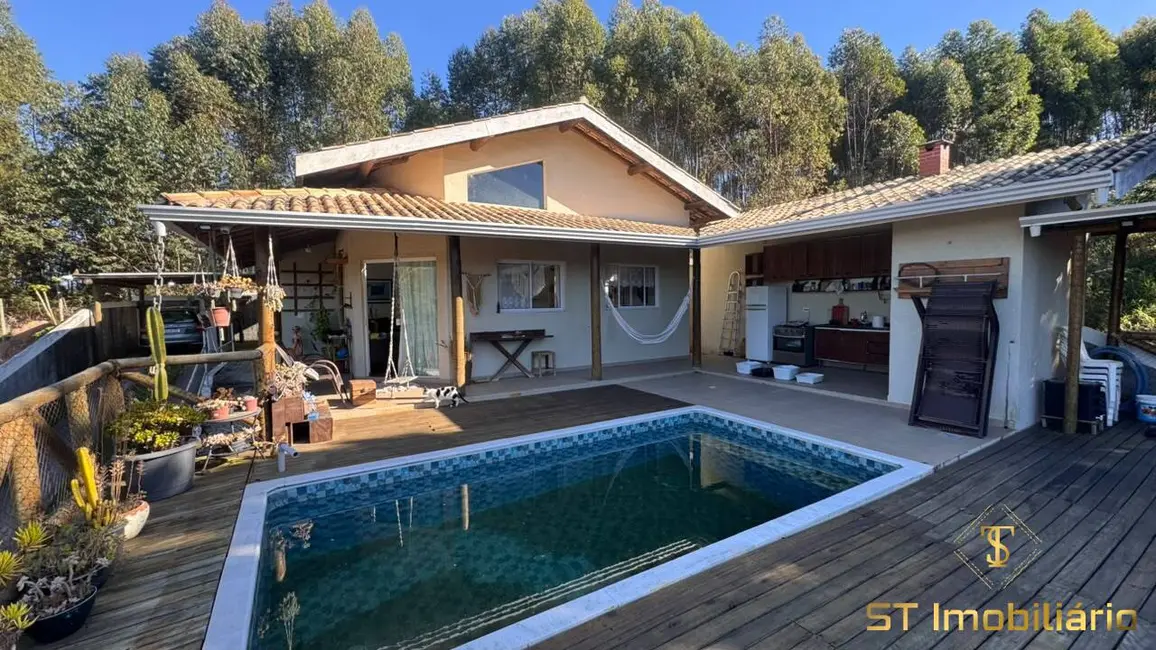 Casa com 3 quartos à venda, 427m2 em Estância Santa Maria do Portão, Atibaia - SP - imagem 1 Foto 1 de Casa com 3 quartos à venda, 427m2 em Estância Santa Maria do Portão, Atibaia - SP