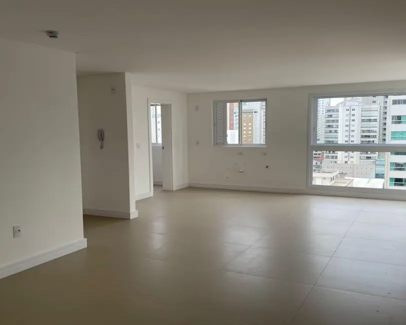 Apartamento com 3 quartos à venda, 98m2 em Centro, Balneario Camboriu - SC - imagem 3 Foto 3 de Apartamento com 3 quartos à venda, 98m2 em Centro, Balneario Camboriu - SC