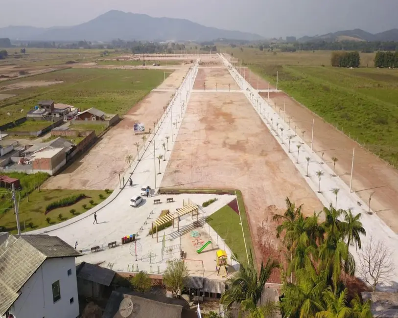 Foto 3 de Terreno / Lote à venda, 204m2 em Itapema - SC
