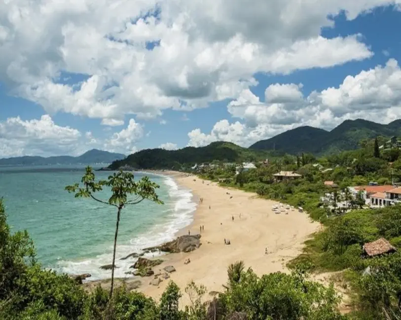 Casa com 4 quartos à venda, 298m2 em Praia do Estaleiro, Balneario Camboriu - SC - imagem 9 Foto 9 de Casa com 4 quartos à venda, 298m2 em Praia do Estaleiro, Balneario Camboriu - SC
