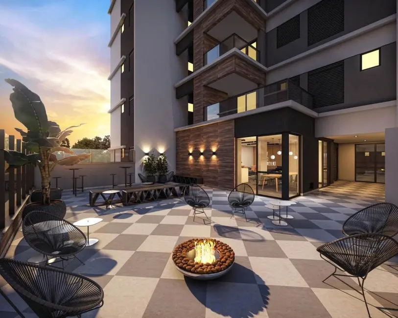 Foto 4 de Apartamento com 2 quartos à venda, 82m2 em Cabral, Curitiba - PR