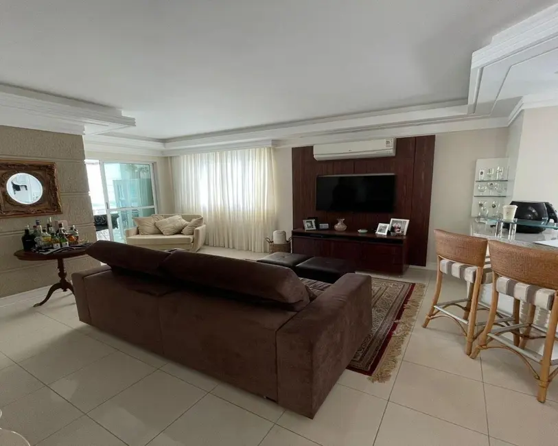 Apartamento com 3 quartos à venda, 128m2 em Centro, Balneario Camboriu - SC - imagem 3 Foto 3 de Apartamento com 3 quartos à venda, 128m2 em Centro, Balneario Camboriu - SC