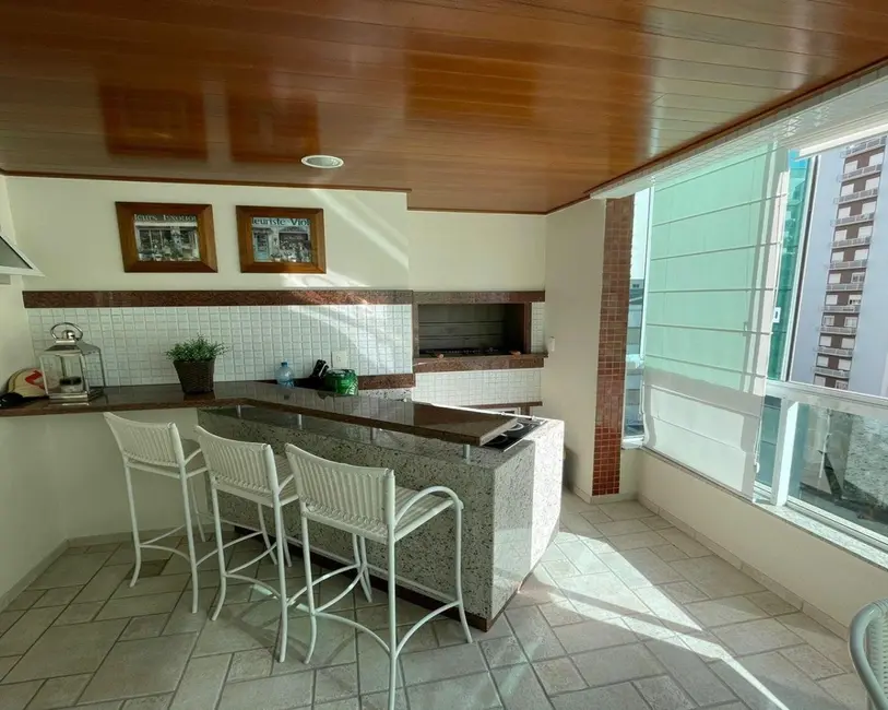Apartamento com 3 quartos à venda, 128m2 em Centro, Balneario Camboriu - SC - imagem 5 Foto 5 de Apartamento com 3 quartos à venda, 128m2 em Centro, Balneario Camboriu - SC