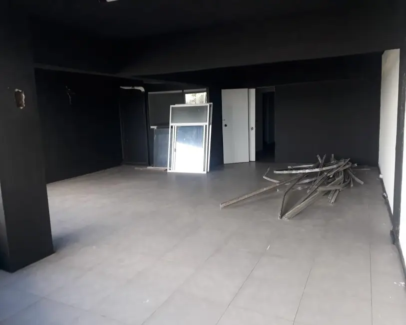 Sala Comercial para alugar, 350m2 em Centro, Balneario Camboriu - SC - imagem 4 Foto 4 de Sala Comercial para alugar, 350m2 em Centro, Balneario Camboriu - SC