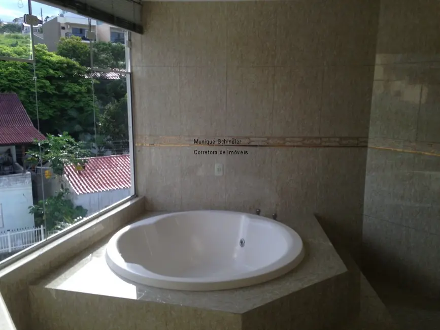 Foto 2 de Casa com 5 quartos à venda, 260m2 em Ariribá, Balneario Camboriu - SC