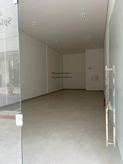 Sala Comercial para alugar, 59m2 em Centro, Balneario Camboriu - SC - imagem 3 Foto 3 de Sala Comercial para alugar, 59m2 em Centro, Balneario Camboriu - SC