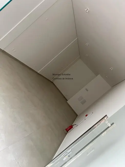 Sala Comercial para alugar, 59m2 em Centro, Balneario Camboriu - SC - imagem 2 Foto 2 de Sala Comercial para alugar, 59m2 em Centro, Balneario Camboriu - SC