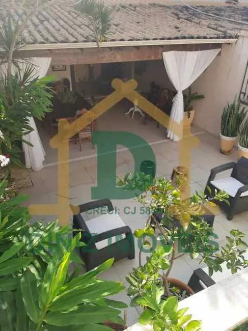 Foto 1 de Casa com 4 quartos à venda, 200m2 em Resende - RJ