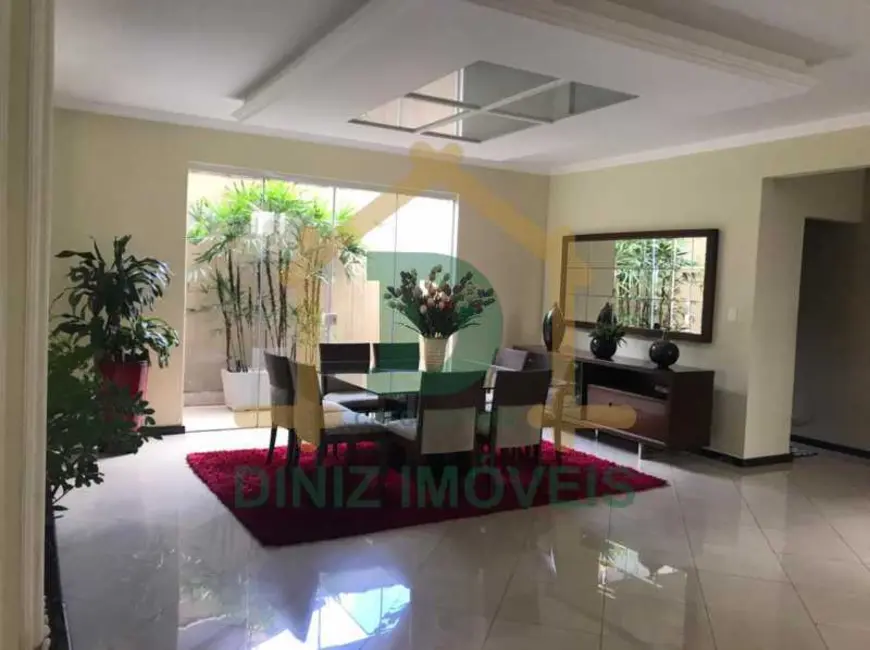 Casa com 4 quartos à venda em Resende - RJ - imagem 4 Foto 4 de Casa com 4 quartos à venda em Resende - RJ