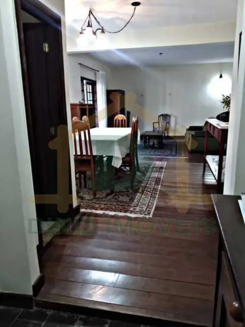 Casa de Condomínio com 4 quartos para alugar, 463m2 em Resende - RJ - imagem 7 Foto 7 de Casa de Condomínio com 4 quartos para alugar, 463m2 em Resende - RJ