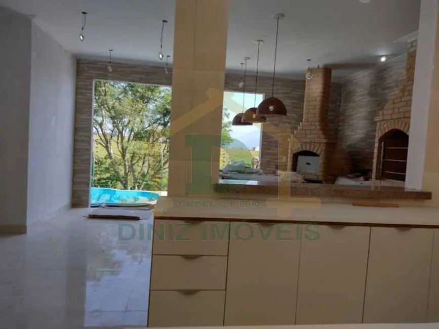 Casa de Condomínio com 3 quartos à venda, 220m2 em Resende - RJ - imagem 8 Foto 8 de Casa de Condomínio com 3 quartos à venda, 220m2 em Resende - RJ