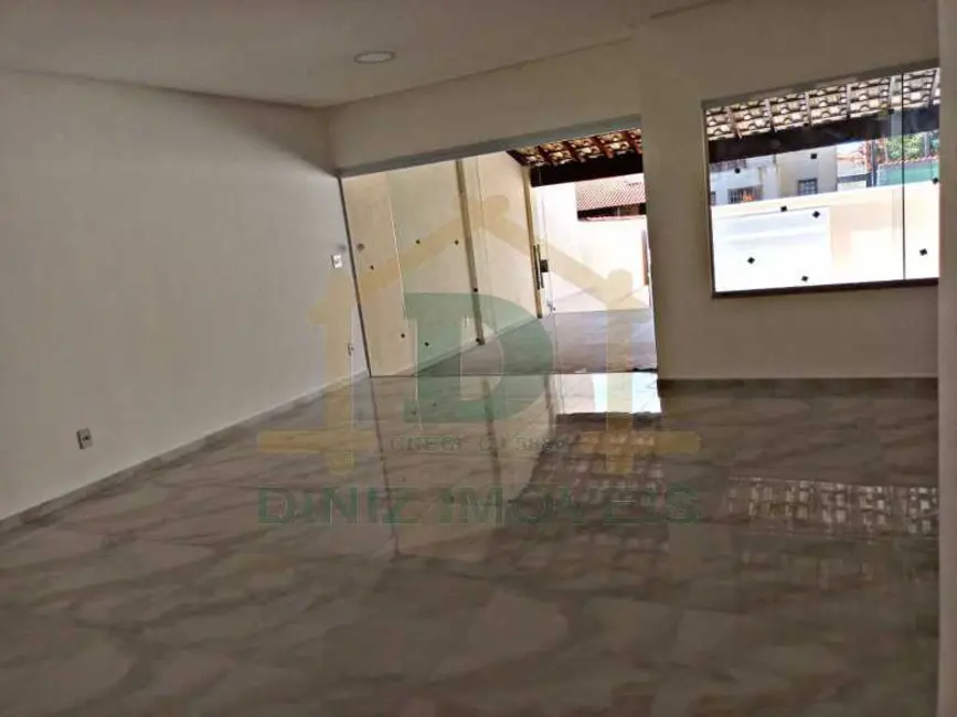 Casa com 3 quartos à venda, 337m2 em Resende - RJ - imagem 3 Foto 3 de Casa com 3 quartos à venda, 337m2 em Resende - RJ