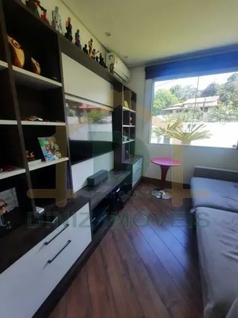 Casa de Condomínio com 4 quartos à venda, 440m2 em Resende - RJ - imagem 9 Foto 9 de Casa de Condomínio com 4 quartos à venda, 440m2 em Resende - RJ