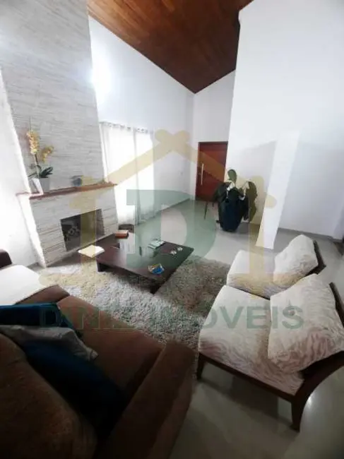 Casa com 5 quartos à venda, 365m2 em Resende - RJ - imagem 4 Foto 4 de Casa com 5 quartos à venda, 365m2 em Resende - RJ