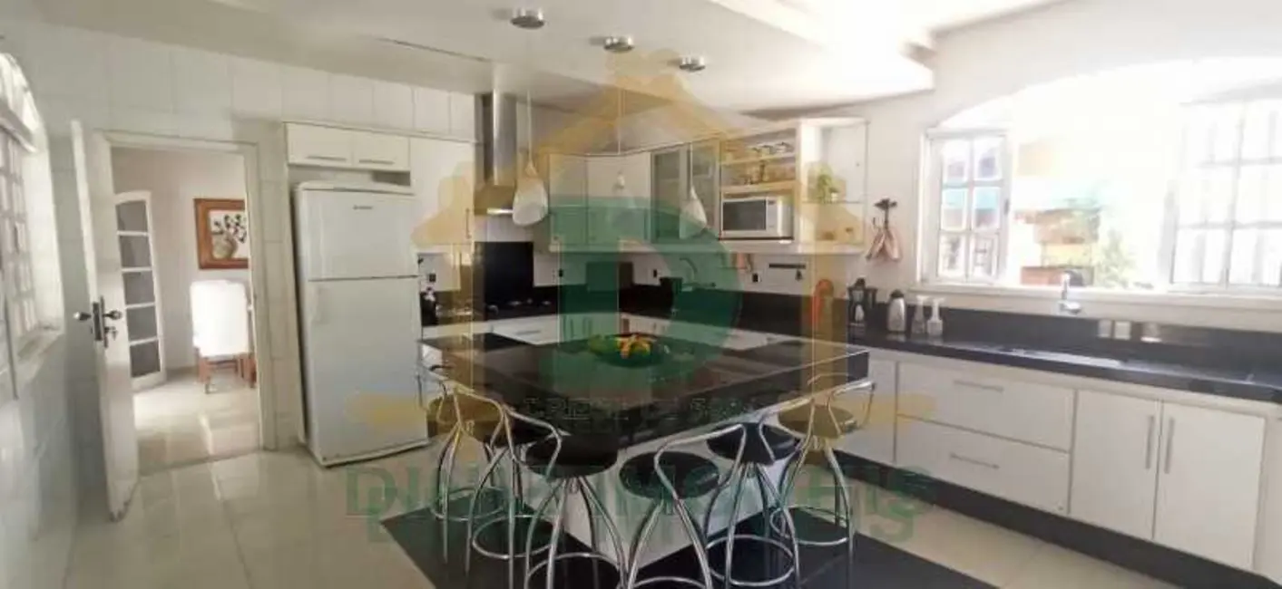 Casa com 5 quartos à venda, 400m2 em Resende - RJ - imagem 3 Foto 3 de Casa com 5 quartos à venda, 400m2 em Resende - RJ