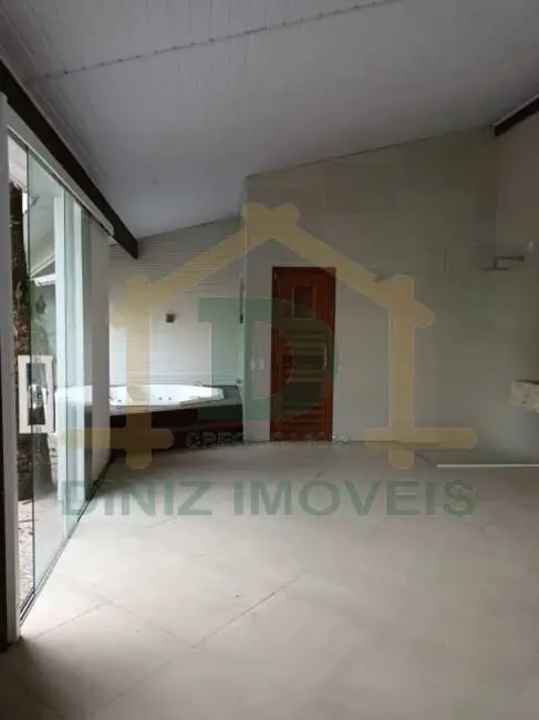 Casa de Condomínio com 5 quartos à venda, 350m2 em Resende - RJ - imagem 8 Foto 8 de Casa de Condomínio com 5 quartos à venda, 350m2 em Resende - RJ