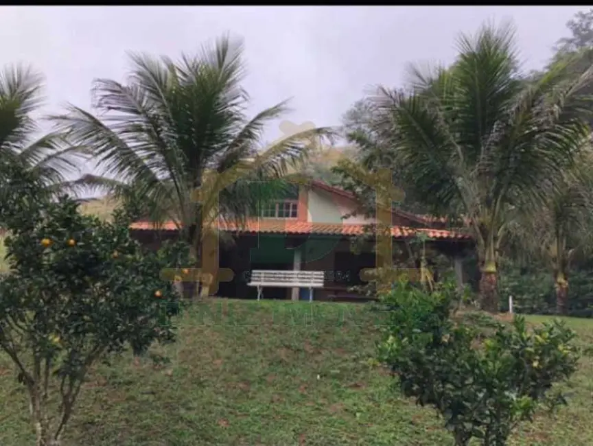 Sítio / Rancho com 3 quartos à venda em Resende - RJ - imagem 4 Foto 4 de Sítio / Rancho com 3 quartos à venda em Resende - RJ